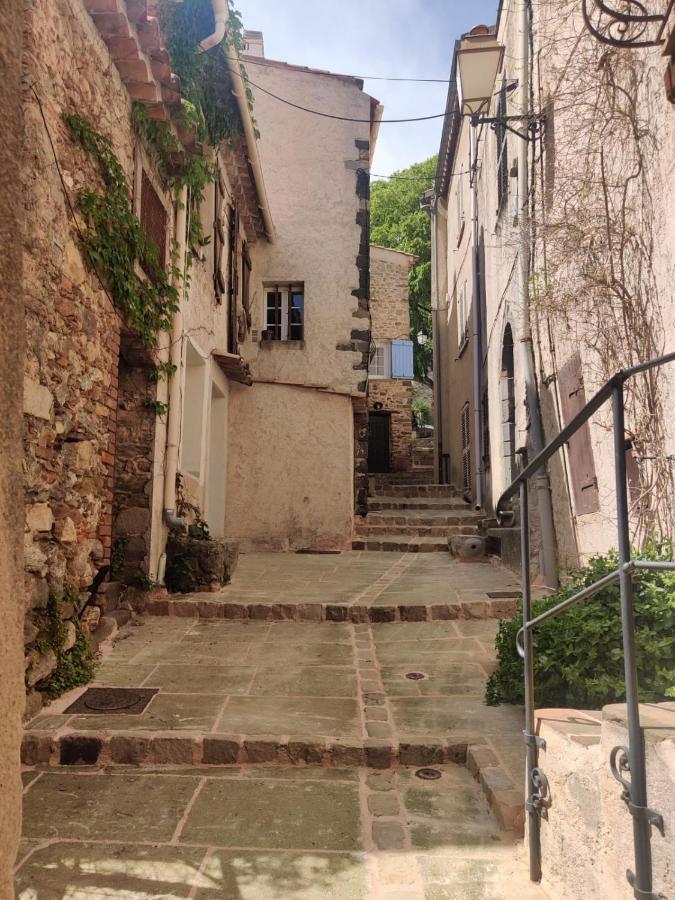 Logement Neuf Centre Du Village Aux Pieds Du Chateau Grimaud Exterior foto